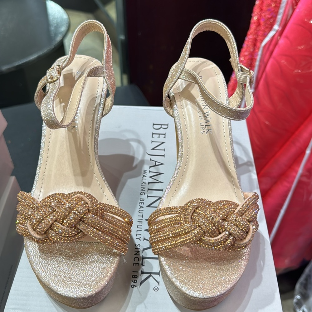 Touch Ups by Benjamin Walk - 4” Heel - Champagne/Rose Gold - Picture 2 of 8